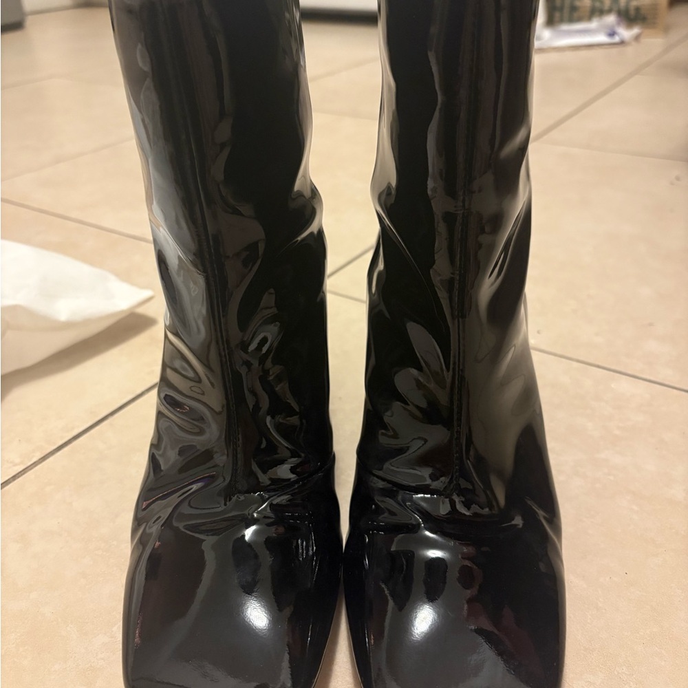 Good American Heeled Boots